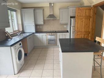 34 Croke Gardens, Thurles, Co. Tipperary - Image 3