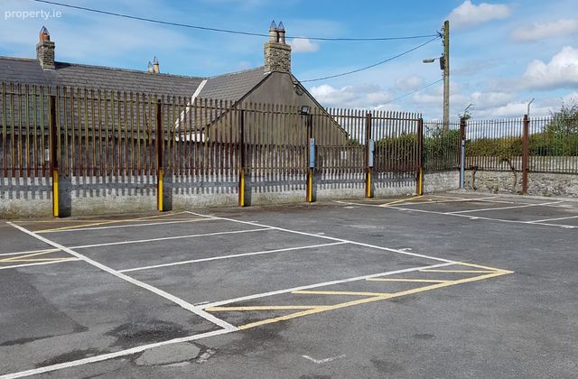 Sarsfield Road 53, Inchicore, Dublin 8 - Click to view photos
