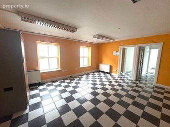 32 Merchants Square, Ennis, Co. Clare - Image 5