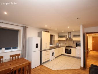 72 De Vesci Court, Fairgreen, Portlaoise, Co. Laois - Image 2