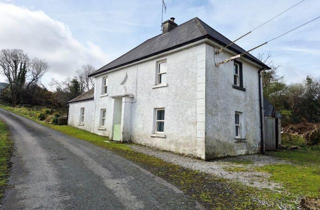 Gilaroo Cottage, Sracomer, Kinlough, Co. Leitrim - Click to view photos