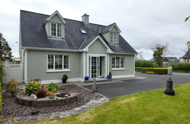 Cloonshanville, Frenchpark, Frenchpark, Co. Roscommon - Click to view photos