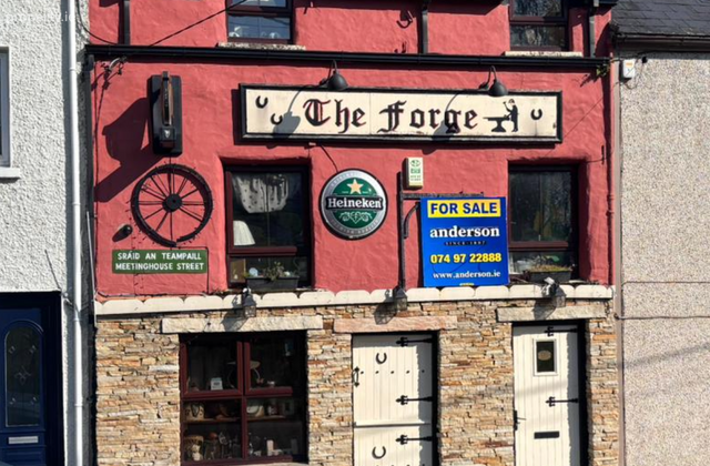 Meetinghouse Street, Donegal Town, Co. Donegal - Click to view photos