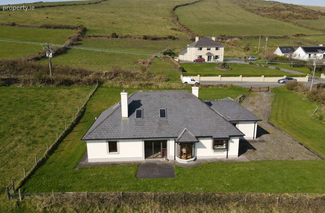 Ballinavounig, Dingle, Co. Kerry - Click to view photos