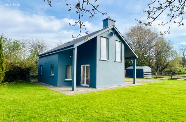 Moyne Cottage, Moyne Lower, Enniscorthy, Co. Wexford - Click to view photos
