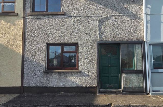 34 Saint Muredach's Terrace, Ballina, Co. Mayo - Click to view photos