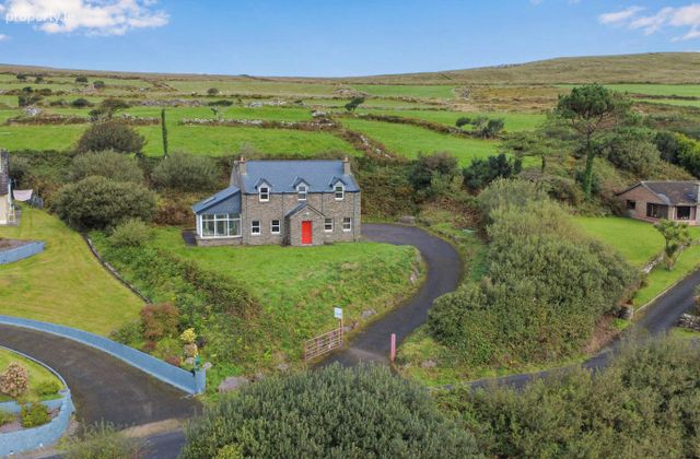 Termons West, Waterville, Caherbarnagh, Co. Kerry - Click to view photos