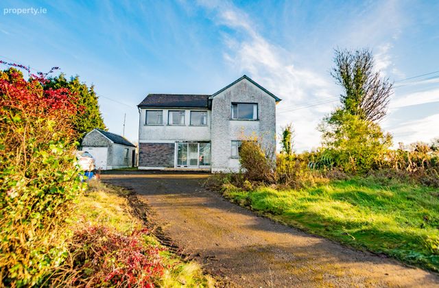 Robinstown, Mullingar, Mullingar, Co. Westmeath - Click to view photos