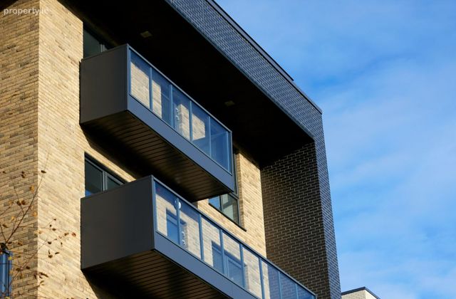 Apartment 14, Block 3, The Green, Barnoaks, Citywest, Co. Dublin - Click to view photos