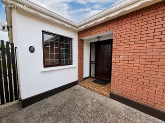 4 Manor Hill, Ballincollig, Carrigrohane, Co. Cork - Image 2