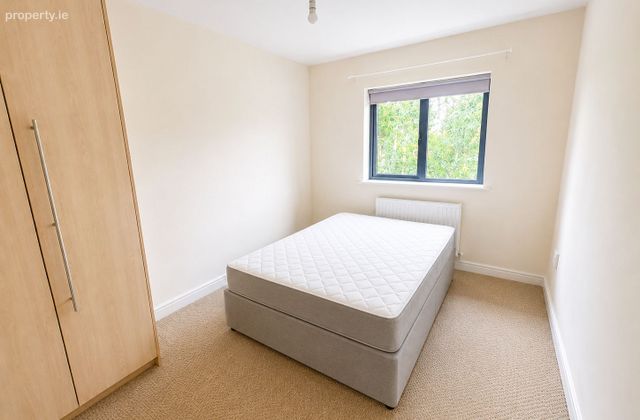 Rosse Court Terrace, Lucan, Lucan, Co. Dublin - Click to view photos