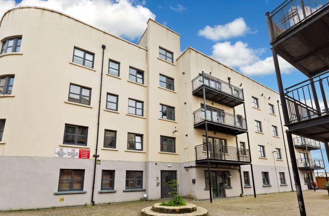 202 Block E, An Tsean Mhargadh, Greenlanes, Drogheda, Co. Louth - Click to view photos