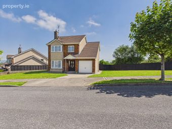 25 Castle Court, Waterford Road, Carrickbeg, Carrick-on-Suir, Co. Tipperary - Image 2