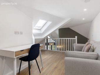 Apartment 3, 51 Village Court, Butterfield Avenue, Dublin 14 - Image 2