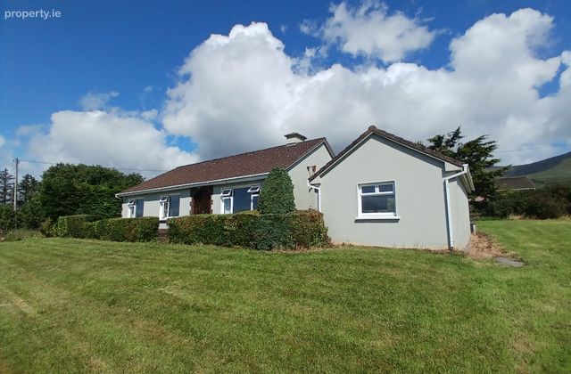 Fybagh, Castlemaine, Co. Kerry - Click to view photos