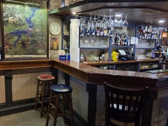 River Run Bar And Restaurant, Mountshannon, Co. Clare - Image 3