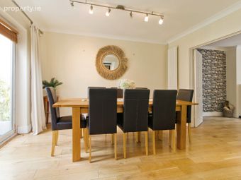 28 Sandyford Hall View, Sandyford, Dublin 18, Sandyford, Dublin 18 - Image 2