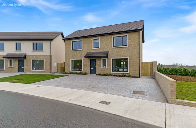 3 Bedroom Detached, Ardee, Co. Louth - Click to view photos