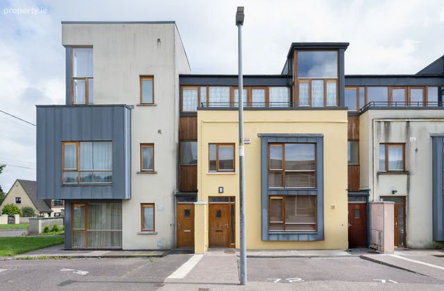 72 Coppingers Acre, Bantry Park Road, Churchfield, Co. Cork - Click to view photos