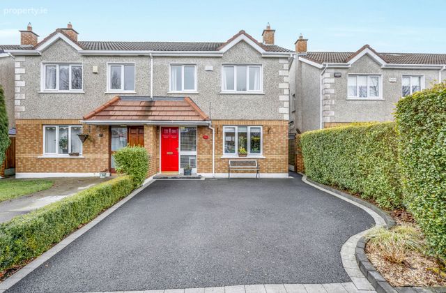 39 Manorfields Walk, Clonee, Dublin 15 - Click to view photos