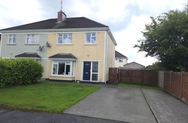 27 Sarsfield Crescent, Charlestown, Charlestown, Co. Mayo - Click to view photos