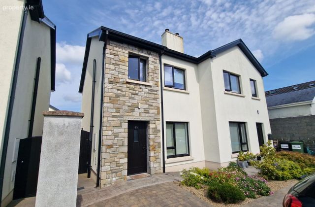 63 P&aacute;irc Na R&iacute;, Athenry, Athenry, Co. Galway - Click to view photos