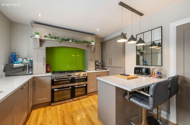 13 Lakeland Avenue, Mahon, Co. Cork - Click to view photos