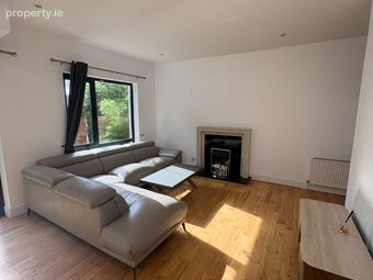 16 The Courtyard, Woodville, Glanmire, Co. Cork - Image 3
