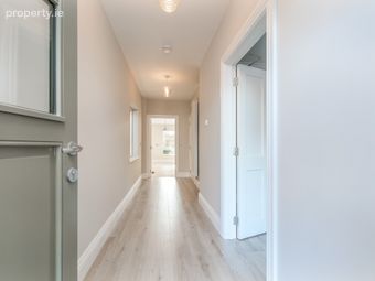 11 Inglenook Wood, Dublin 18, Carrickmines, Dublin 18 - Image 2