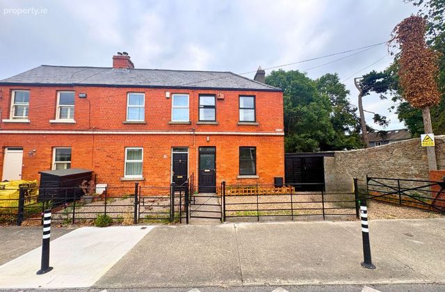 3 Rockford Terrace, Deansgrange Road, Blackrock, Co. Dublin - Click to view photos