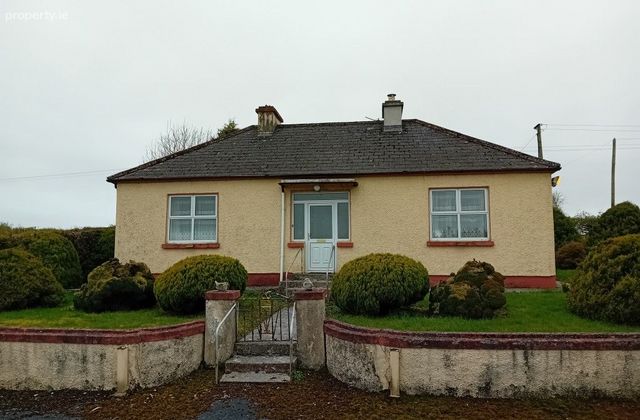 Cloondacarra, Castlerea, Co. Roscommon - Click to view photos
