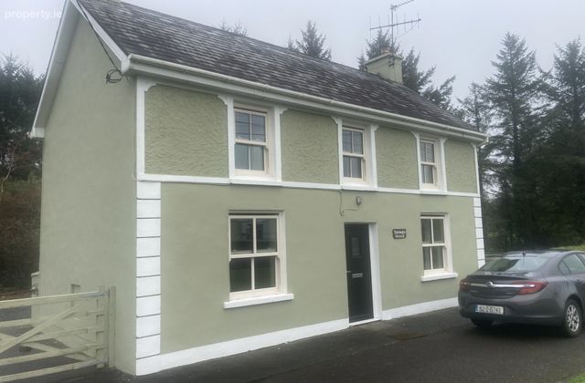 Deenagh House, Knockaninane West, Killarney, Co. Kerry - Click to view photos