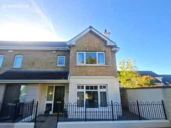 104 Rowan Hill, Mount Oval Village, Rochestown, Co. Cork