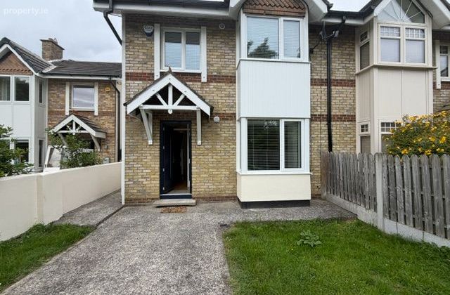 Roebuck Castle, Clonskeagh, Dublin 14 - Click to view photos