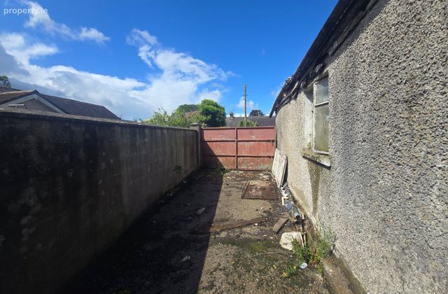 Lochnvar, Broghill Road, Charleville, Co. Cork, Knocknagree, Co. Cork - Click to view photos
