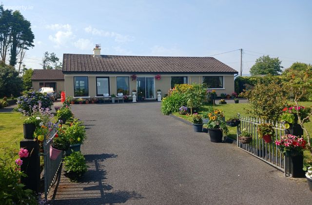 Hillgrove House, Laharn, Killorglin, Co. Kerry - Click to view photos