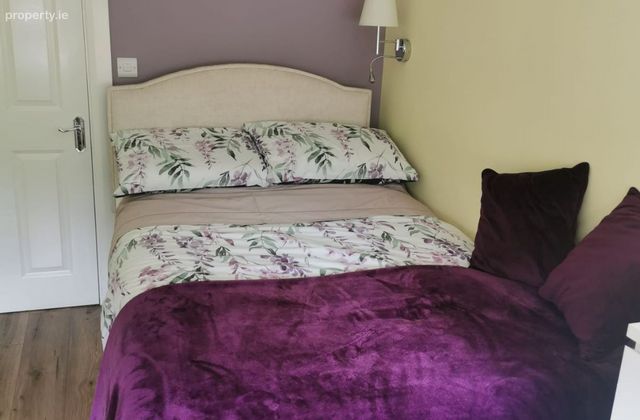 Mill Road, Youghal, Co. Cork - Click to view photos