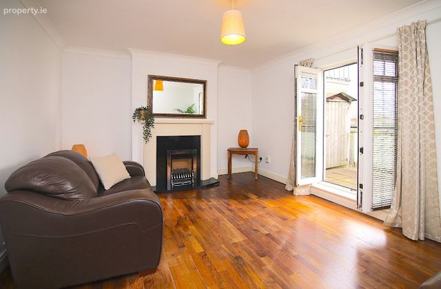 16 Holywell Park, Swords, Swords, Co. Dublin - Click to view photos