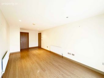 17 The Crescent, Carrickmines Green, Carrickmines, Dublin 18 - Image 4