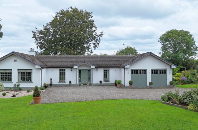 Sarsfieldstown, Julianstown, Co. Meath - Click to view photos