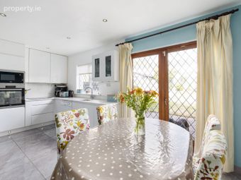 18 Sandyford Hall Drive, Sandyford, Dublin 18 - Image 4