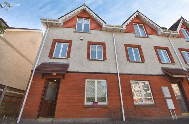 9 Maryborough Downs, Maryborough Hill, Rochestown, Co. Cork - Click to view photos