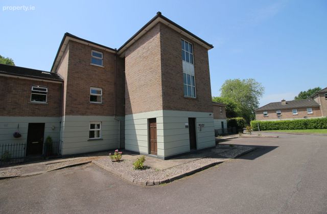 13 Woodville, Rochestown Road, Rochestown, Co. Cork - Click to view photos