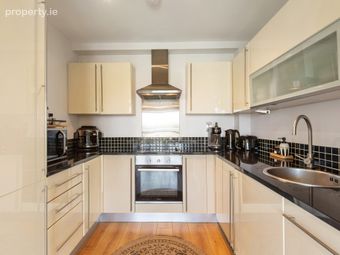 80 The Crescent, Carrickmines Manor, Carrickmines, Carrickmines, Dublin 18 - Image 2
