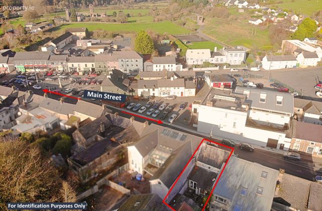 Weaver's Square, Baltinglass, Baltinglass, Co. Wicklow - Click to view photos