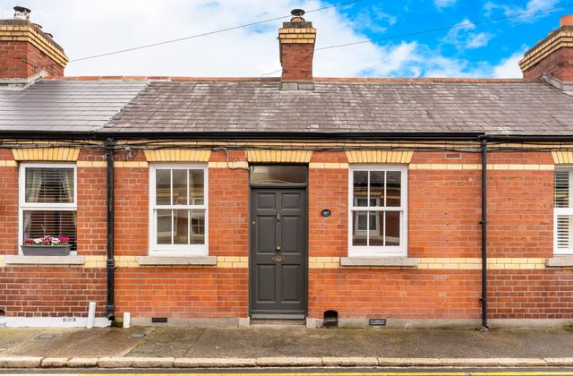 107 Pembroke Cottages, Donnybrook, Dublin 4, Donnybrook, Dublin 4 - Click to view photos