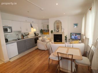 Apt 18 Lakes Village, Killaloe, Co. Clare - Image 5