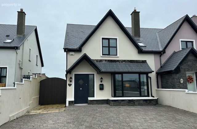 25 Barr Na Str&aacute;ide, Ballyheigue, Co. Kerry - Click to view photos