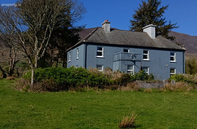 Cloghane, Caherciveen, Cahersiveen, Co. Kerry - Click to view photos