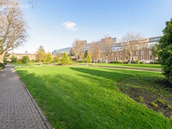 10B Pearse Square, Dublin 2 - Image 3